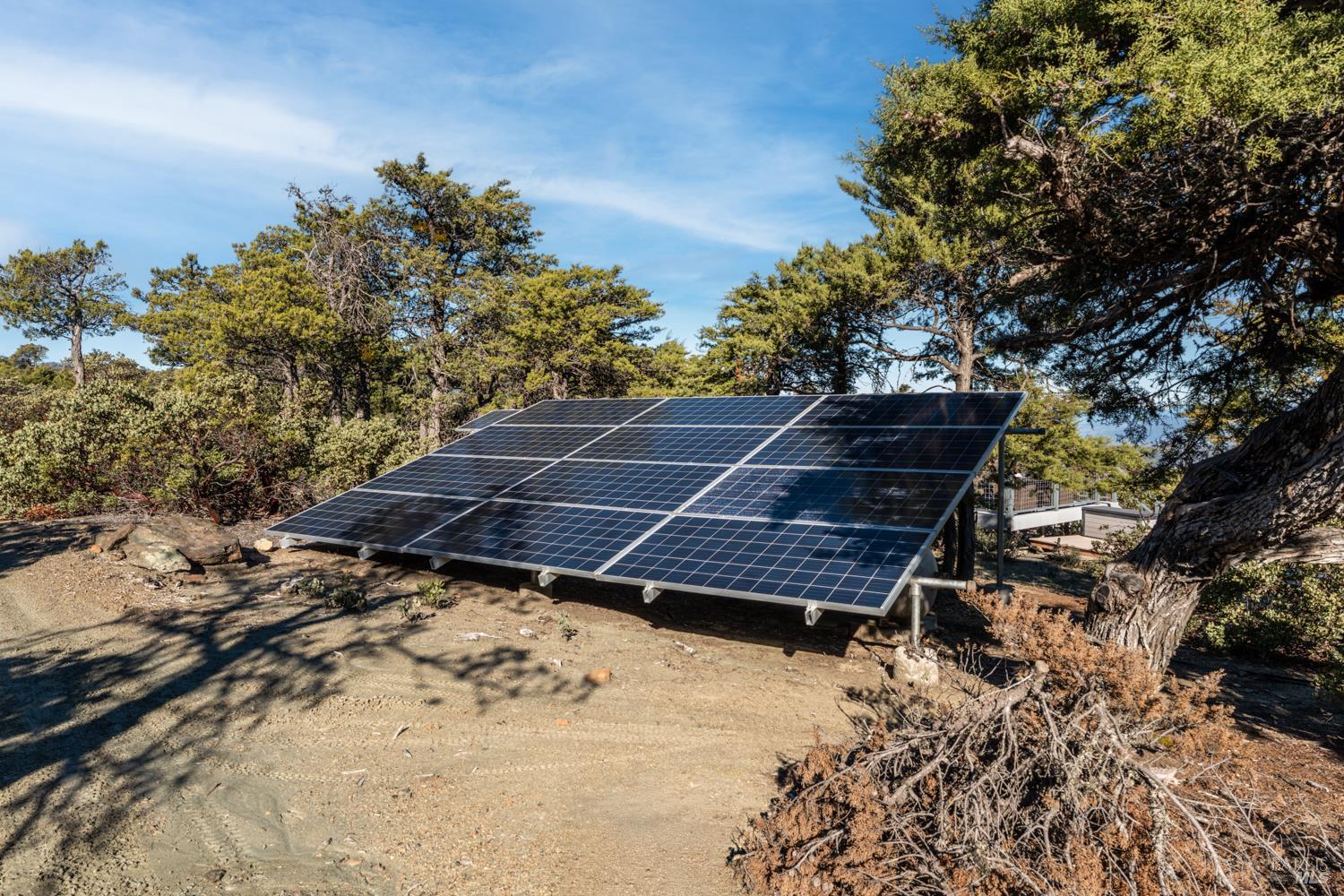 6775 County Road 110 Hopland, CA 95449 - Photo 11 of 53 a wooden bench sitting in the middle of a snow