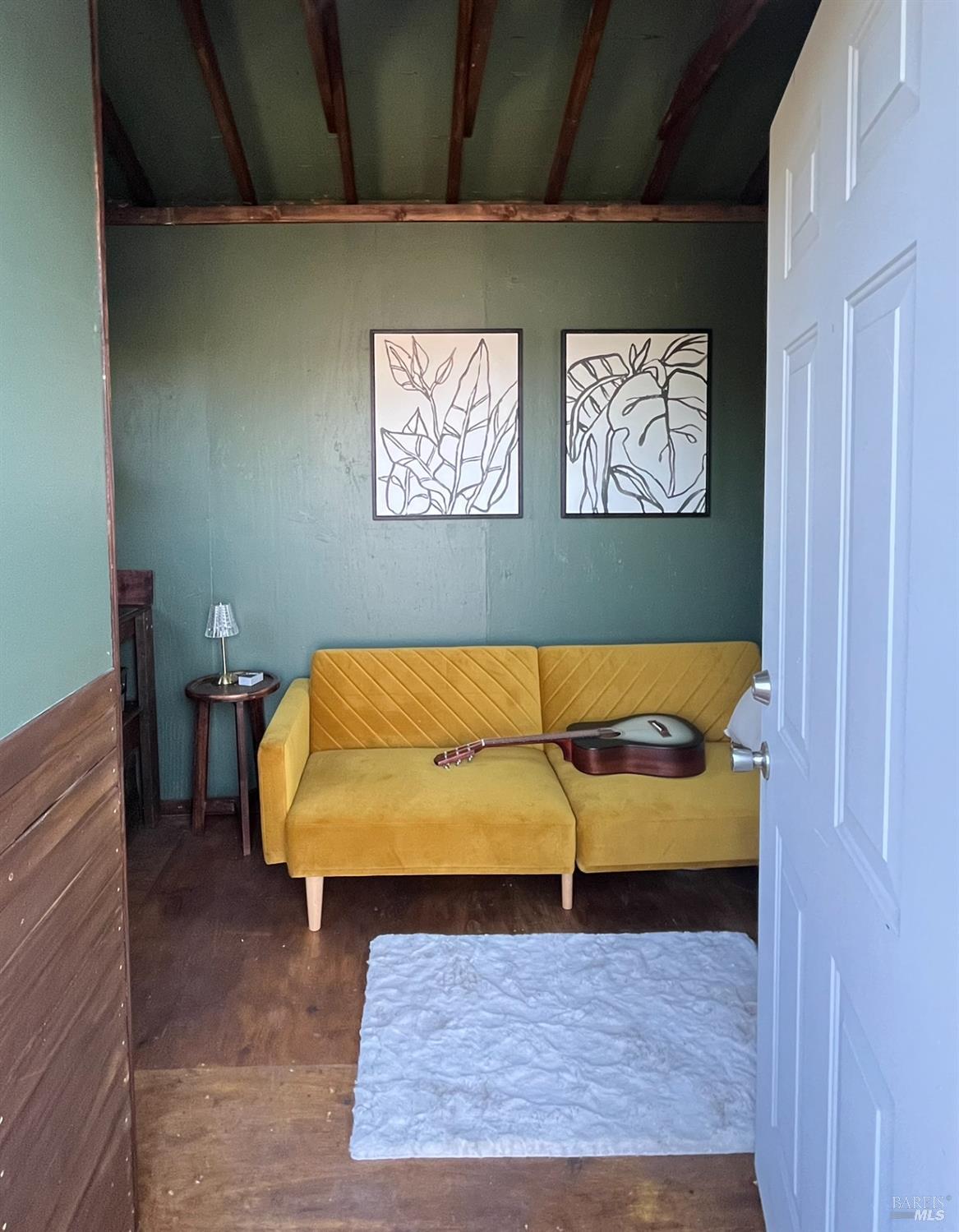 6775 County Road 110 Hopland, CA 95449 - Photo 27 of 53 a room with a bed