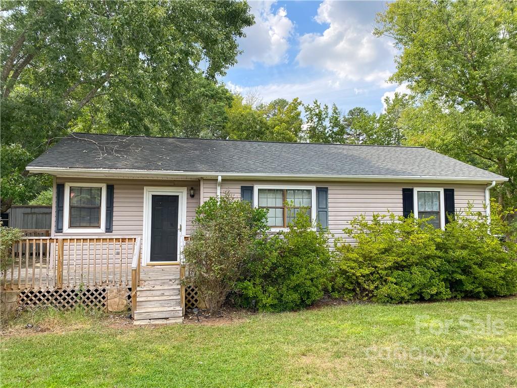1023 Hay Row Road Clover, SC 29710 - Photo 1 of 24 Gallery Image 1