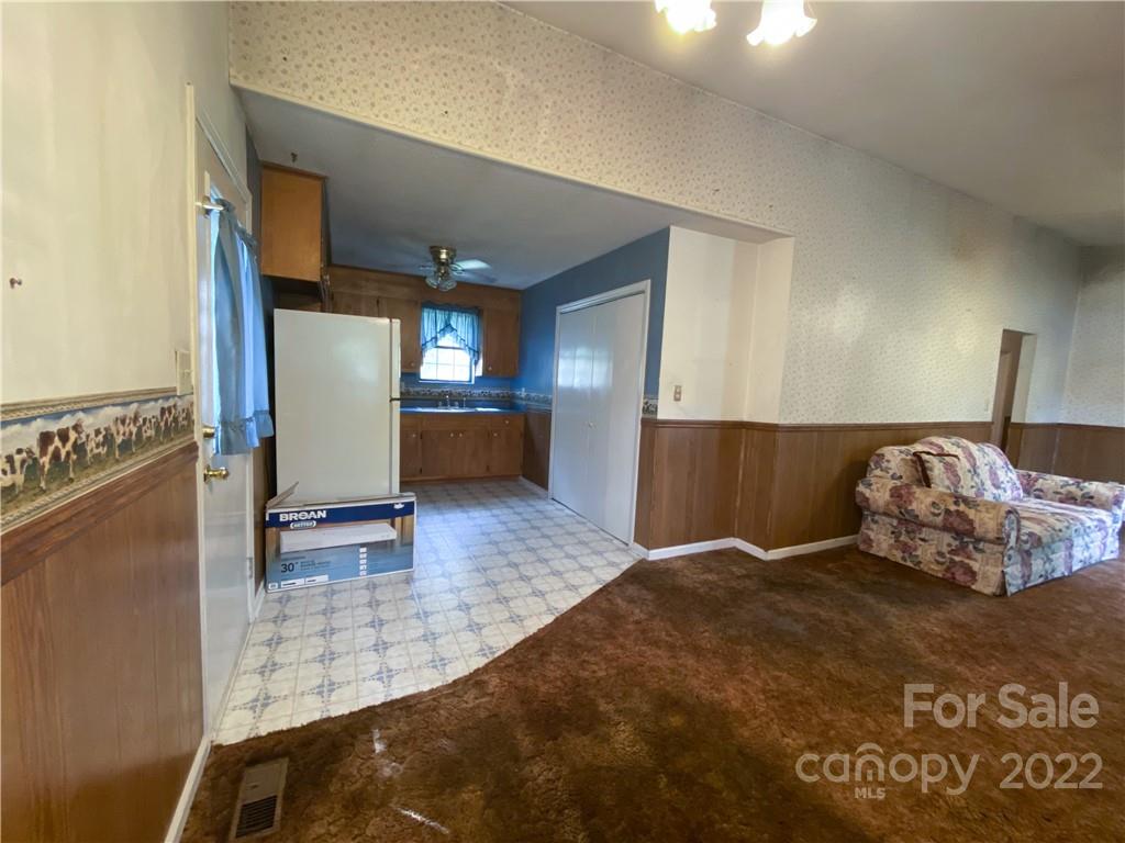 1023 Hay Row Road Clover, SC 29710 - Photo 11 of 24 Gallery Image 11