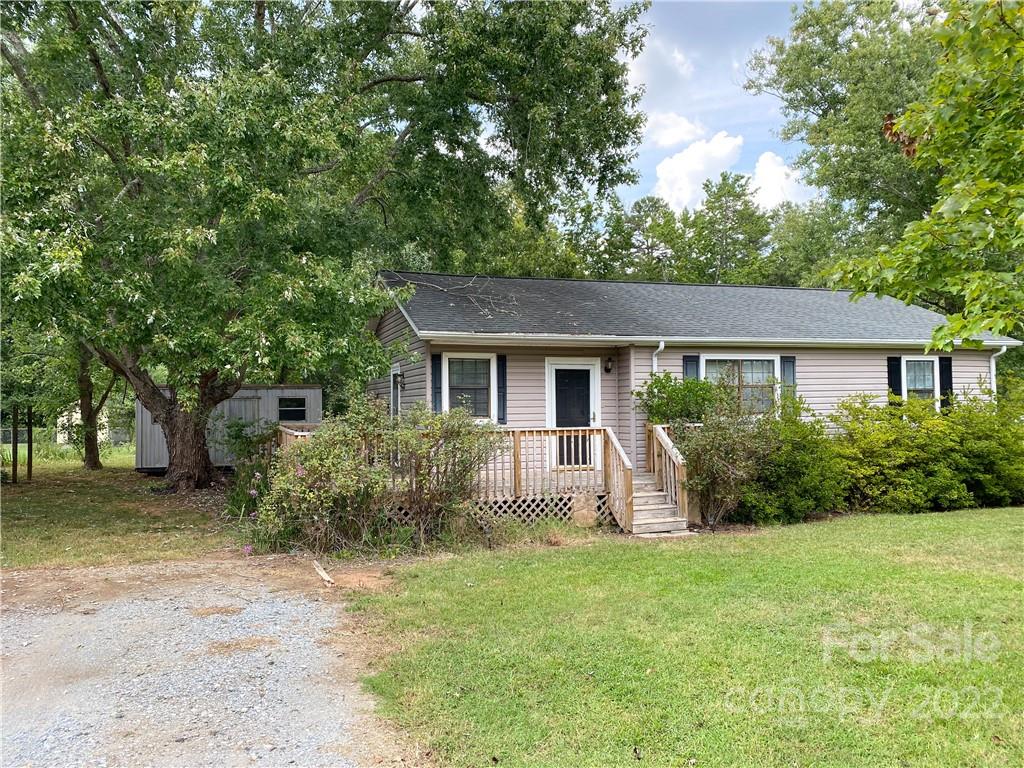 1023 Hay Row Road Clover, SC 29710 - Photo 2 of 24 Gallery Image 2