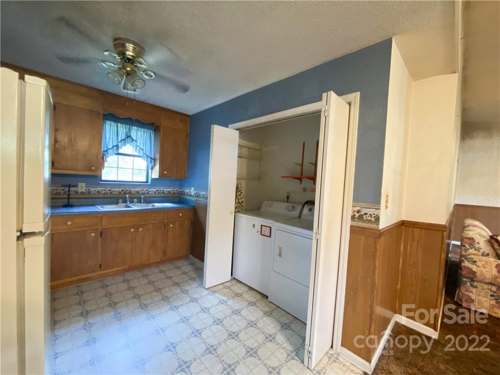 1023 Hay Row Road Clover, SC 29710 - Photo 8 of 24 Gallery Image 8