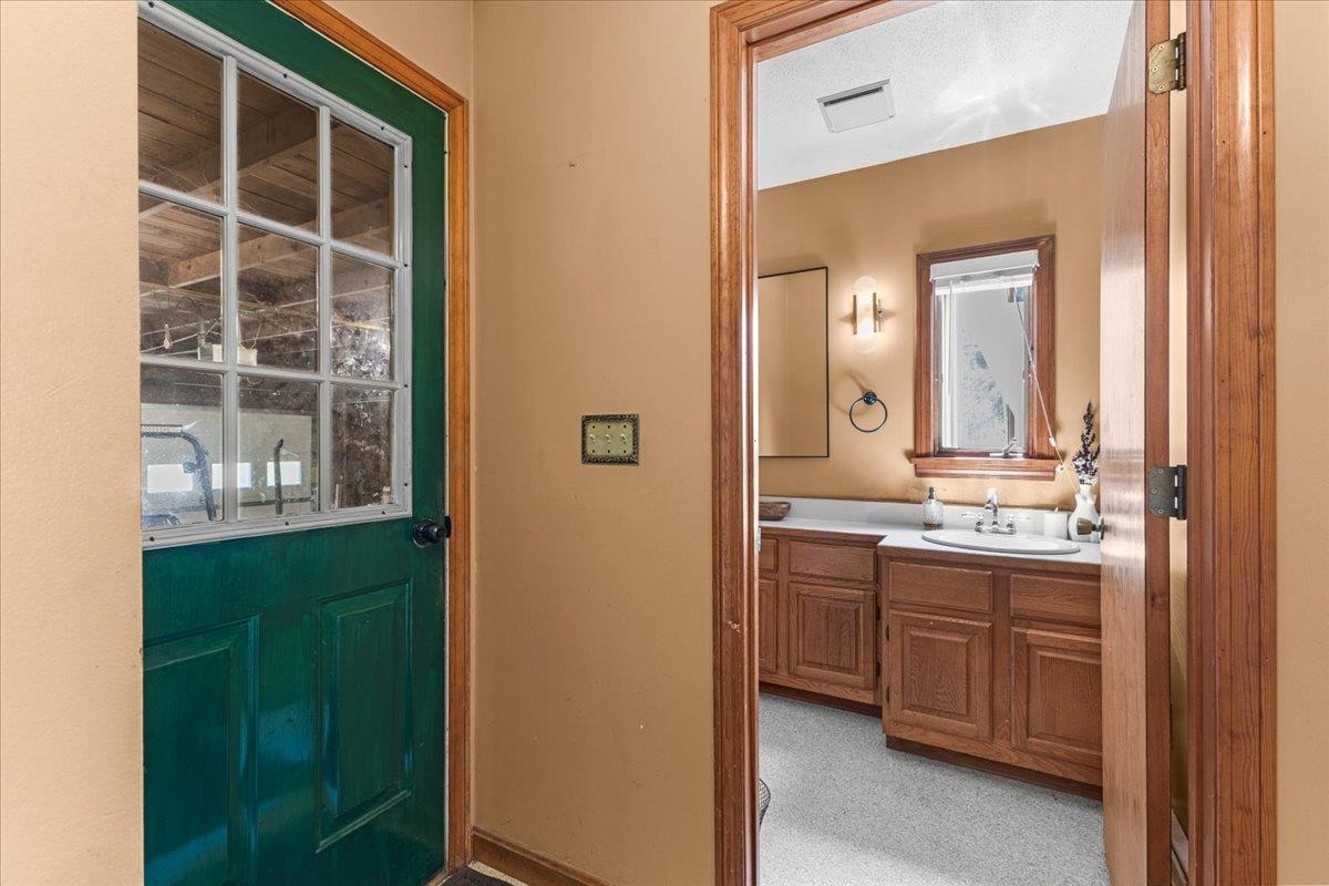 2206 Highgate Road Swanton, VT 05478 - Photo 23 of 50