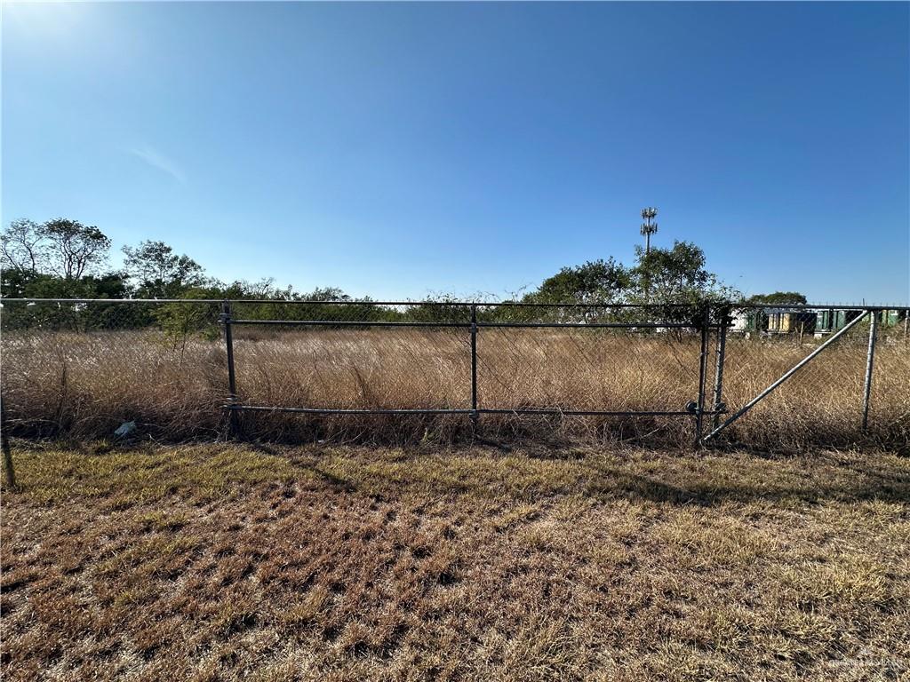 1215 South Tower Road Alamo, TX 78516 - Photo 33 of 41 a view of a backyard