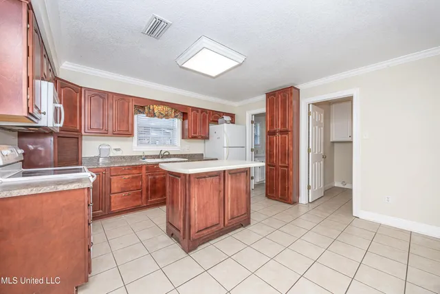 $199,000 | 1512 Woodhaven Street, Pascagoula, MS 39581