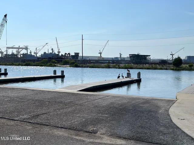 $199,000 | 1512 Woodhaven Street, Pascagoula, MS 39581