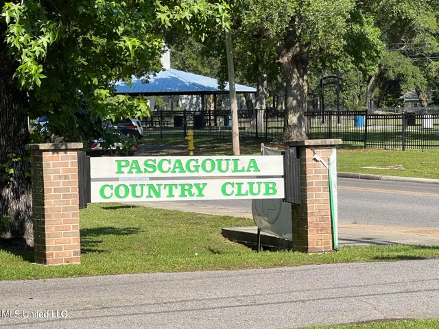 $199,000 | 1512 Woodhaven Street, Pascagoula, MS 39581