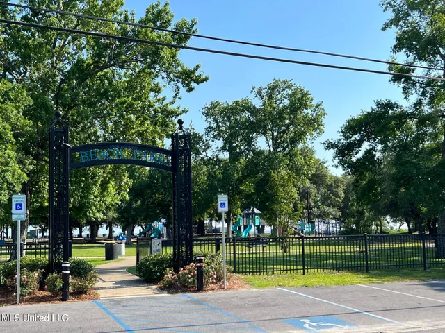 $199,000 | 1512 Woodhaven Street, Pascagoula, MS 39581