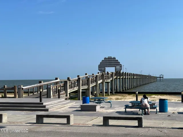 $199,000 | 1512 Woodhaven Street, Pascagoula, MS 39581