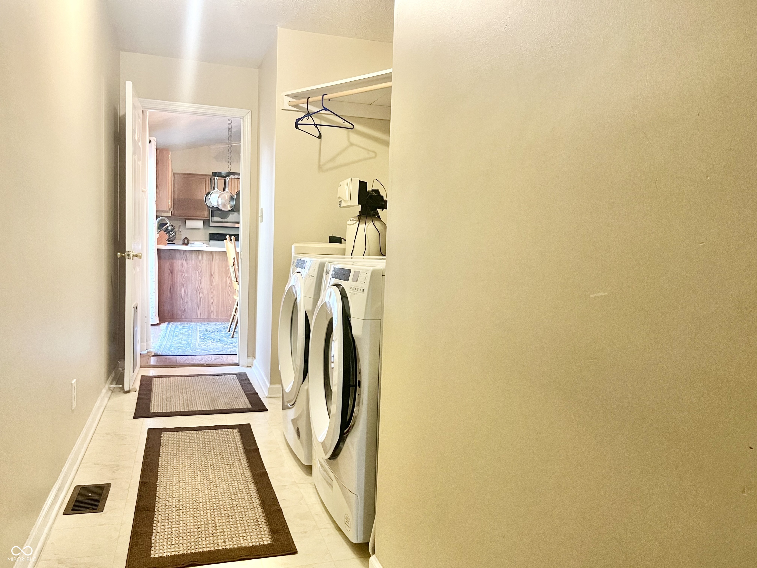 4131 Highview Way Columbus, IN 47203 - Photo 23 of 28 Gallery Image 23