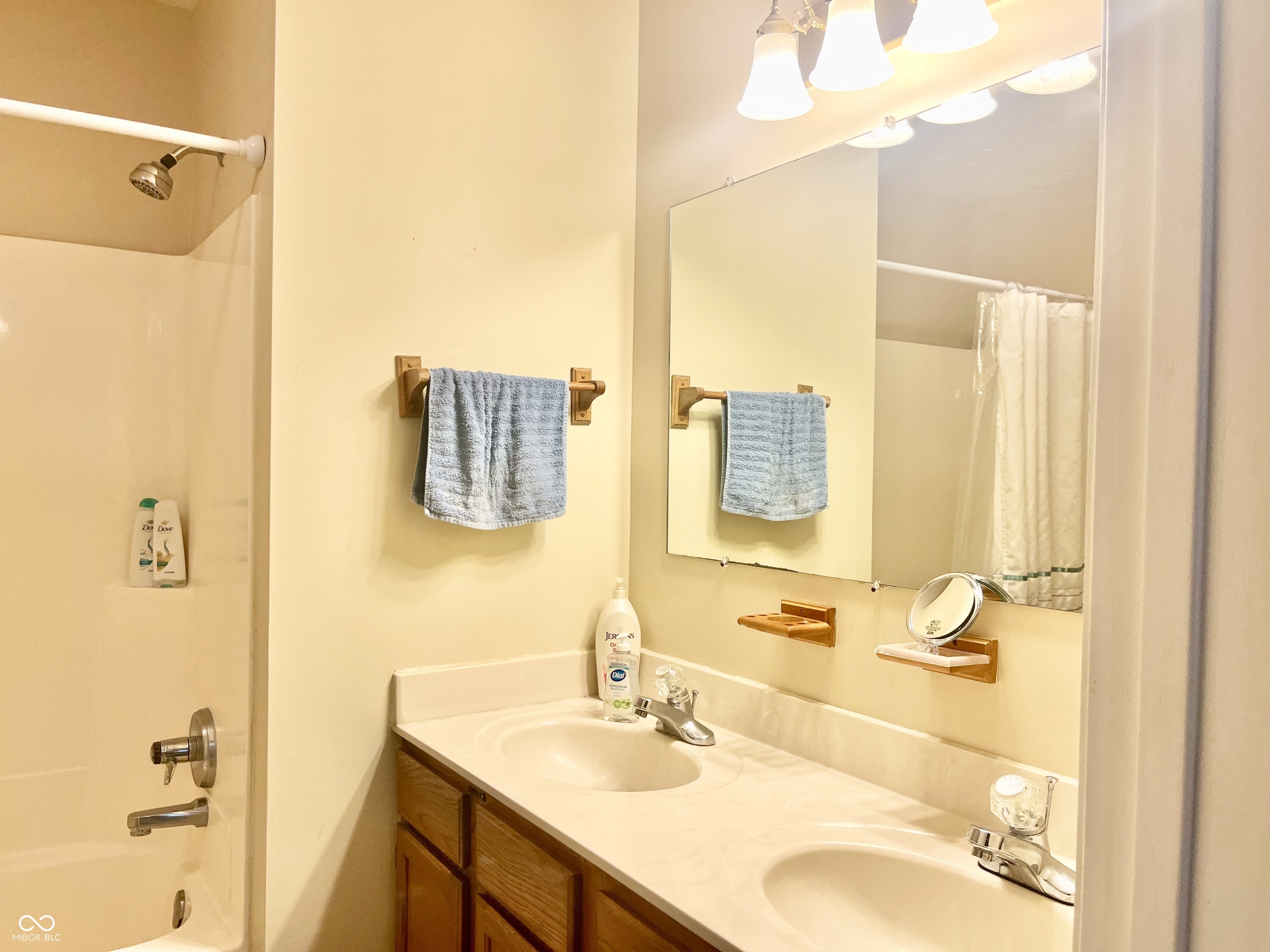 4131 Highview Way Columbus, IN 47203 - Photo 10 of 28 Gallery Image 10
