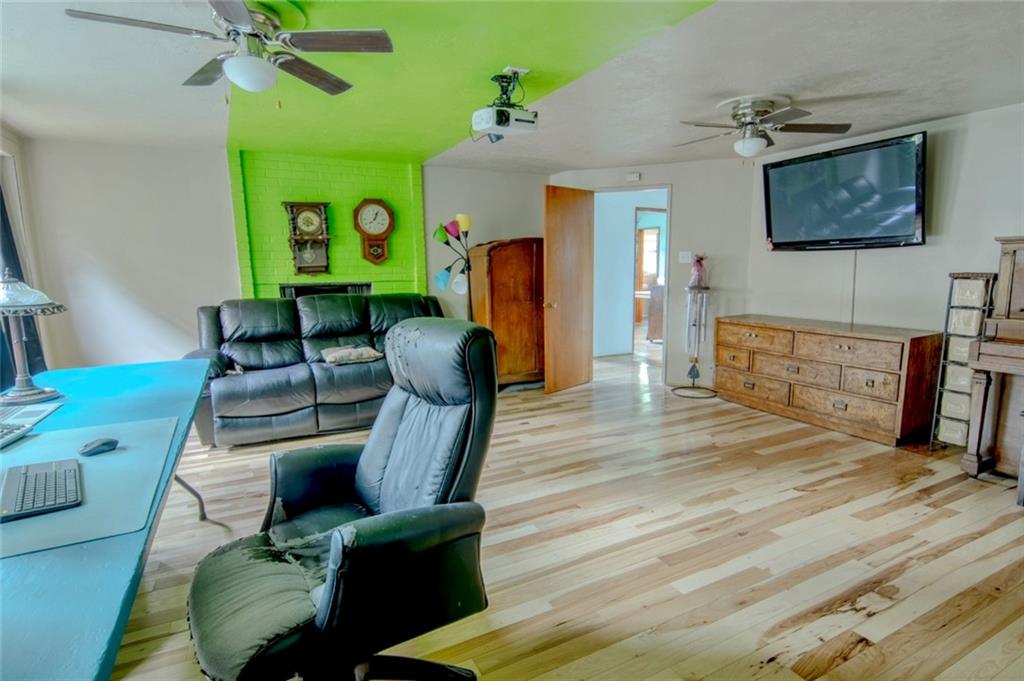 1898 Brushcliff Road Pittsburgh, PA 15221 - Photo 20 of 35 Gallery Image 20