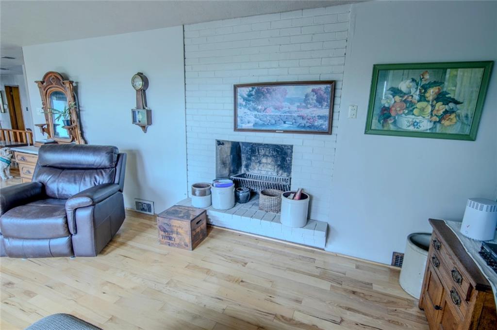 1898 Brushcliff Road Pittsburgh, PA 15221 - Photo 7 of 35 Gallery Image 7