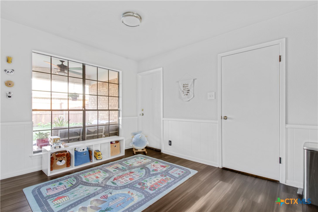 4314 Fox Trail Temple, TX 76504 - Photo 10 of 22 a room that has a bed and a window