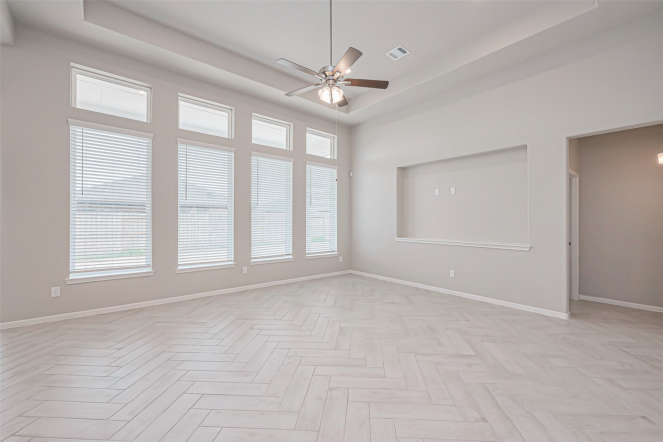 1335 Austin Colony Drive Angleton, TX 77515 - Photo 9 of 48 Gallery Image 9