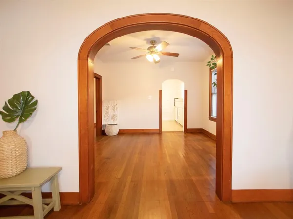 $1,975 | 5111 Avenue Q 1/2, Galveston, TX 77551