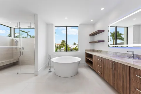 $5,495,000 | 498 Northeast 6th Street, Boca Raton, FL 33432