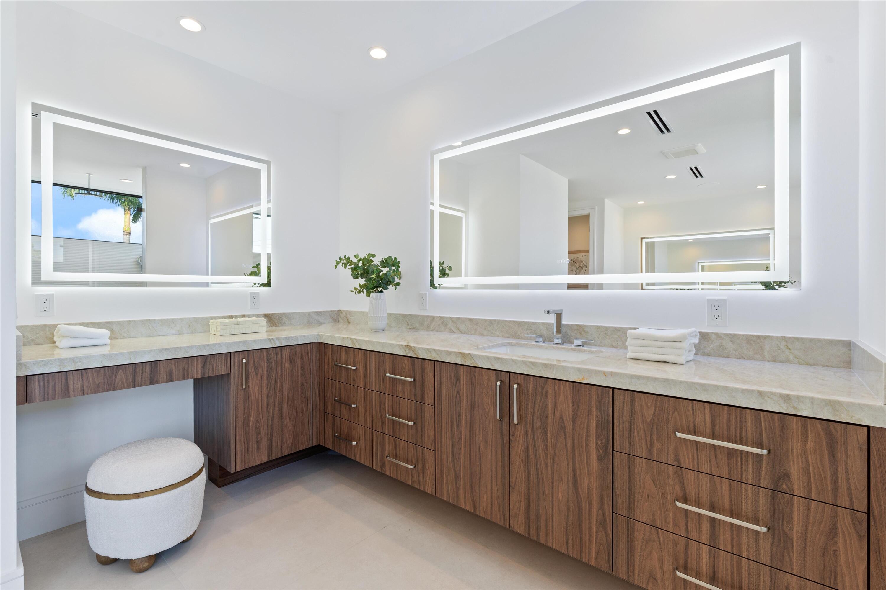 498 Northeast 6th Street Boca Raton, FL 33432 - Photo 24 of 60 Master Bath