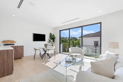 $5,495,000 | 498 Northeast 6th Street, Boca Raton, FL 33432