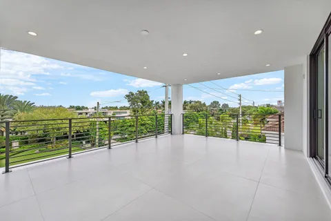 $5,495,000 | 498 Northeast 6th Street, Boca Raton, FL 33432