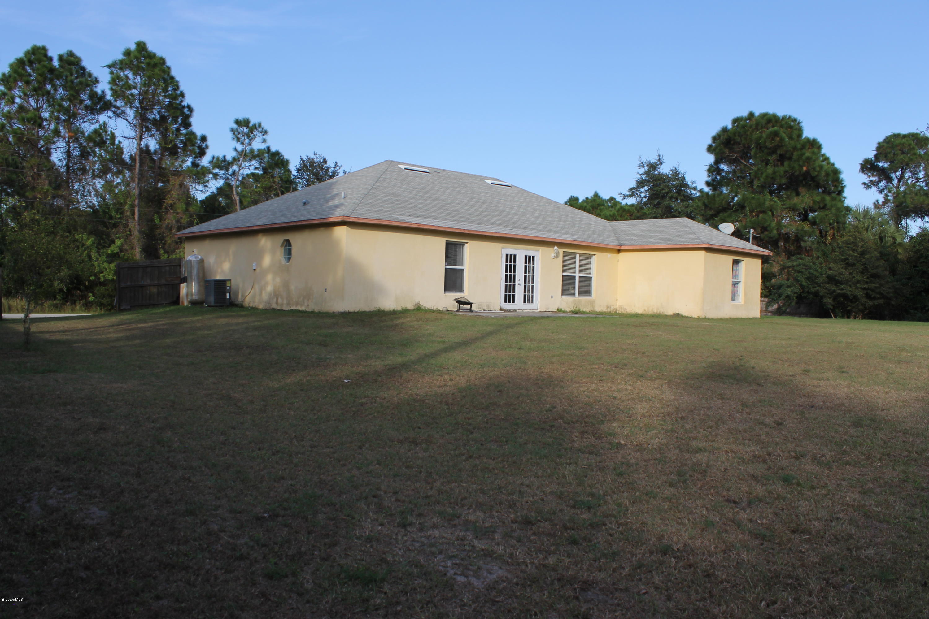 1190 Tupelo Road Southwest Palm Bay, FL 32908 - Photo 6 of 25 IMG_2112 - Copy