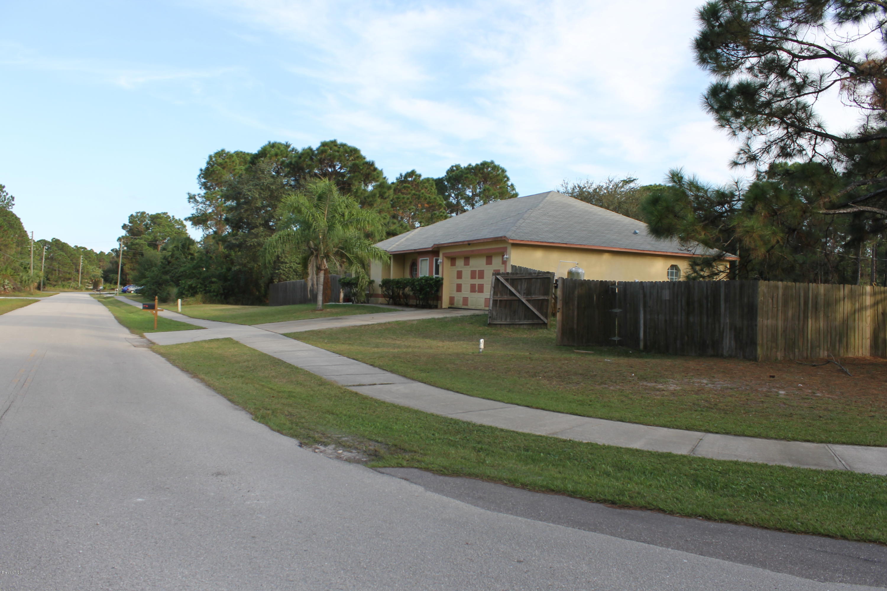 1190 Tupelo Road Southwest Palm Bay, FL 32908 - Photo 10 of 25 IMG_2126