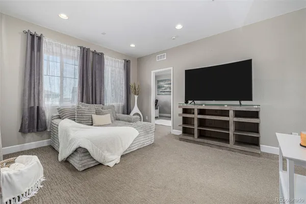 $949,000 | 25190 East Nova Place, Aurora, CO 80016