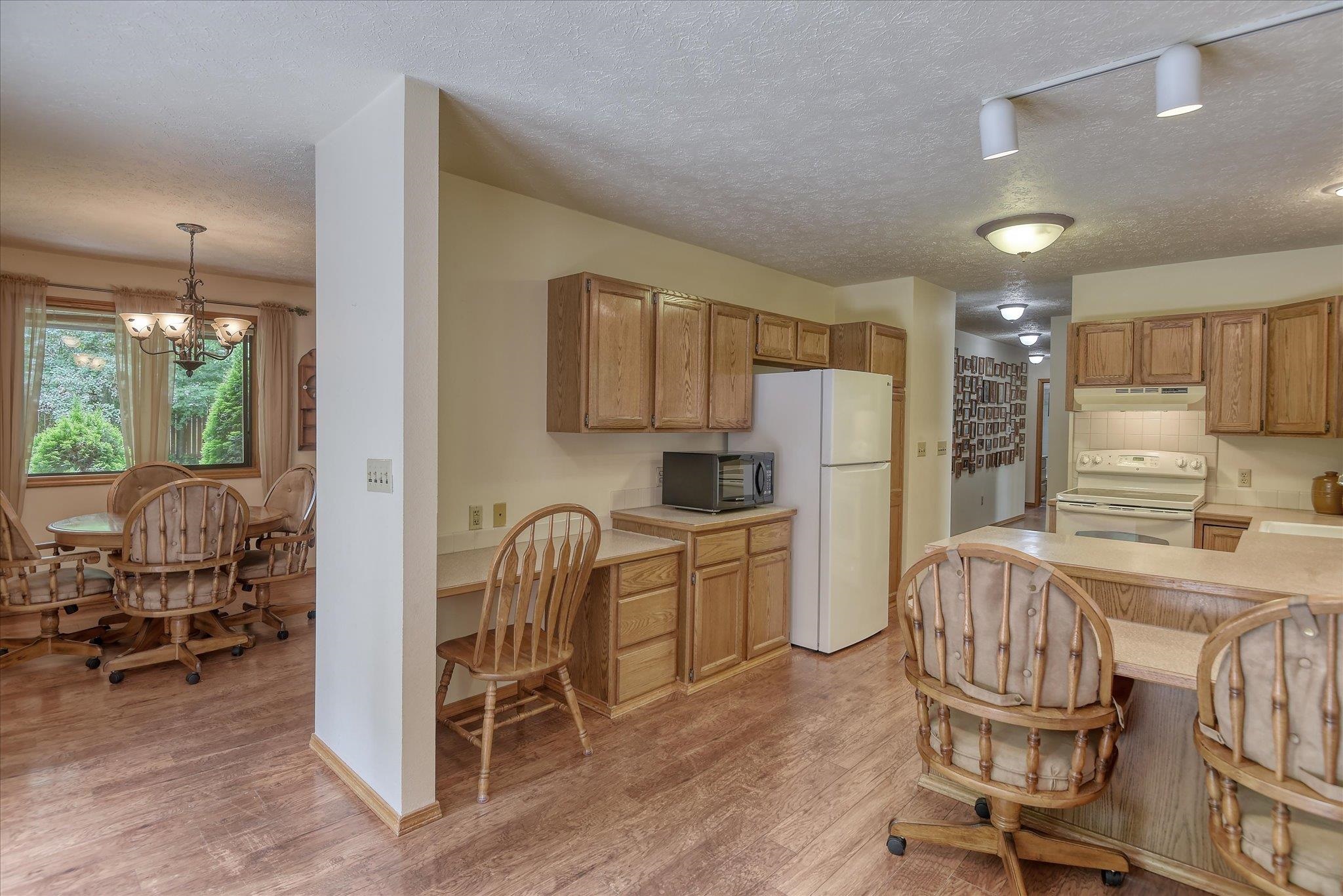 4916 East Greenleaf Avenue Mead, WA 99021 - Photo 7 of 46