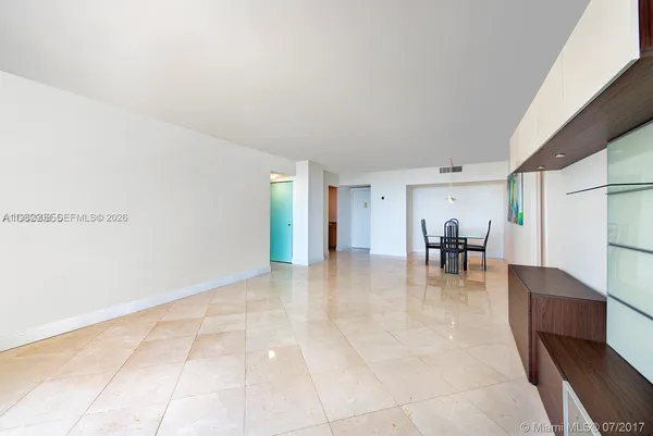 $2,950 | 20505 East Country Club Drive, Unit 935, Aventura, FL 33180