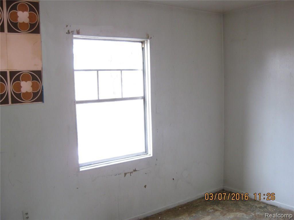 4041 Harriet Street Inkster, MI 48141 - Photo 8 of 11 009.JPG