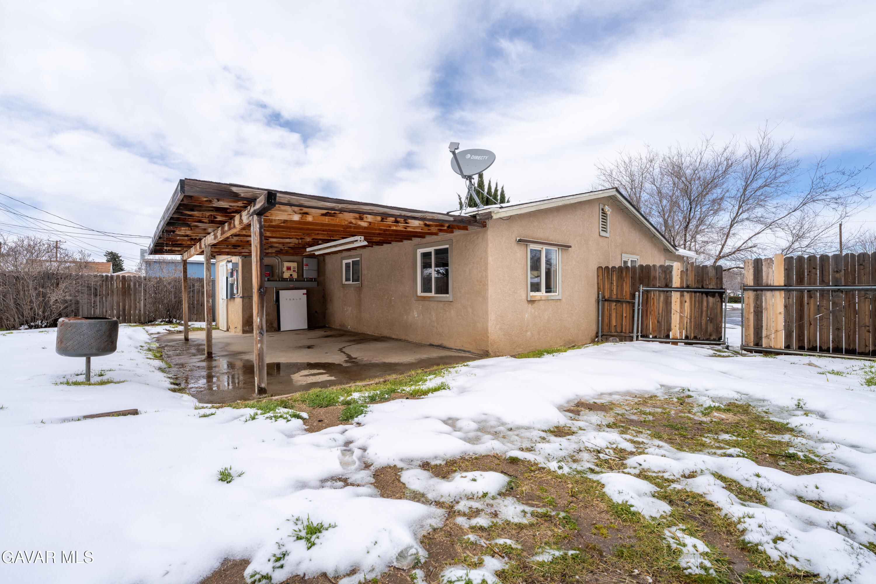 914 Acacia Court Tehachapi, CA 93561 - Photo 14 of 18 a view of a house with snow on the background
