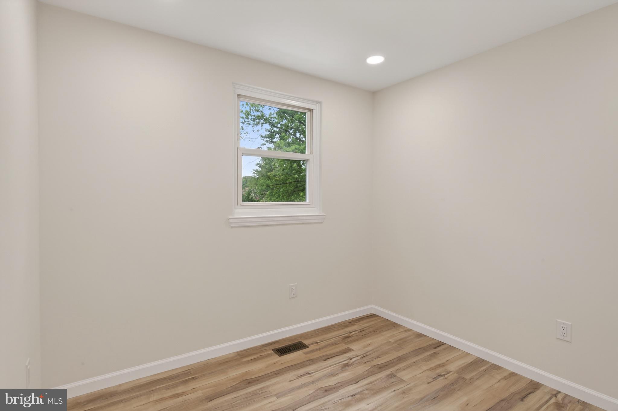 501 Hemlock Road Flourtown, PA 19031 - Photo 19 of 47 Bright and airy blank canvas room.