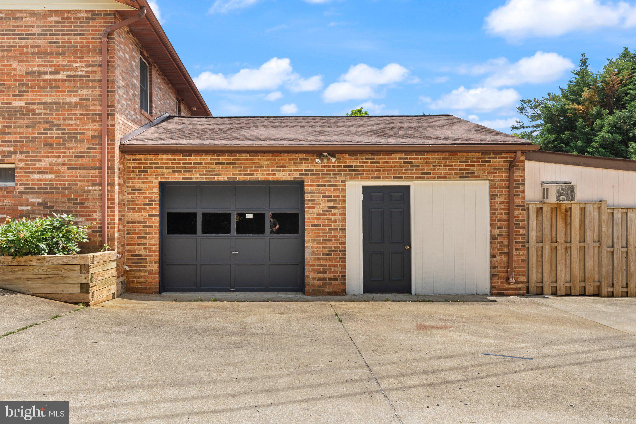 1003 Cedar Park Road Annapolis, MD 21401 - Photo 31 of 36 side garage