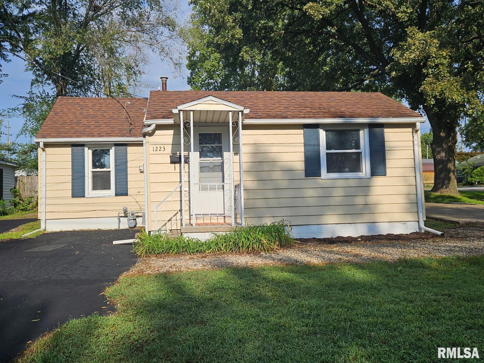 1223 North Front Street Chillicothe, IL 61523 - Photo 1 of 12
