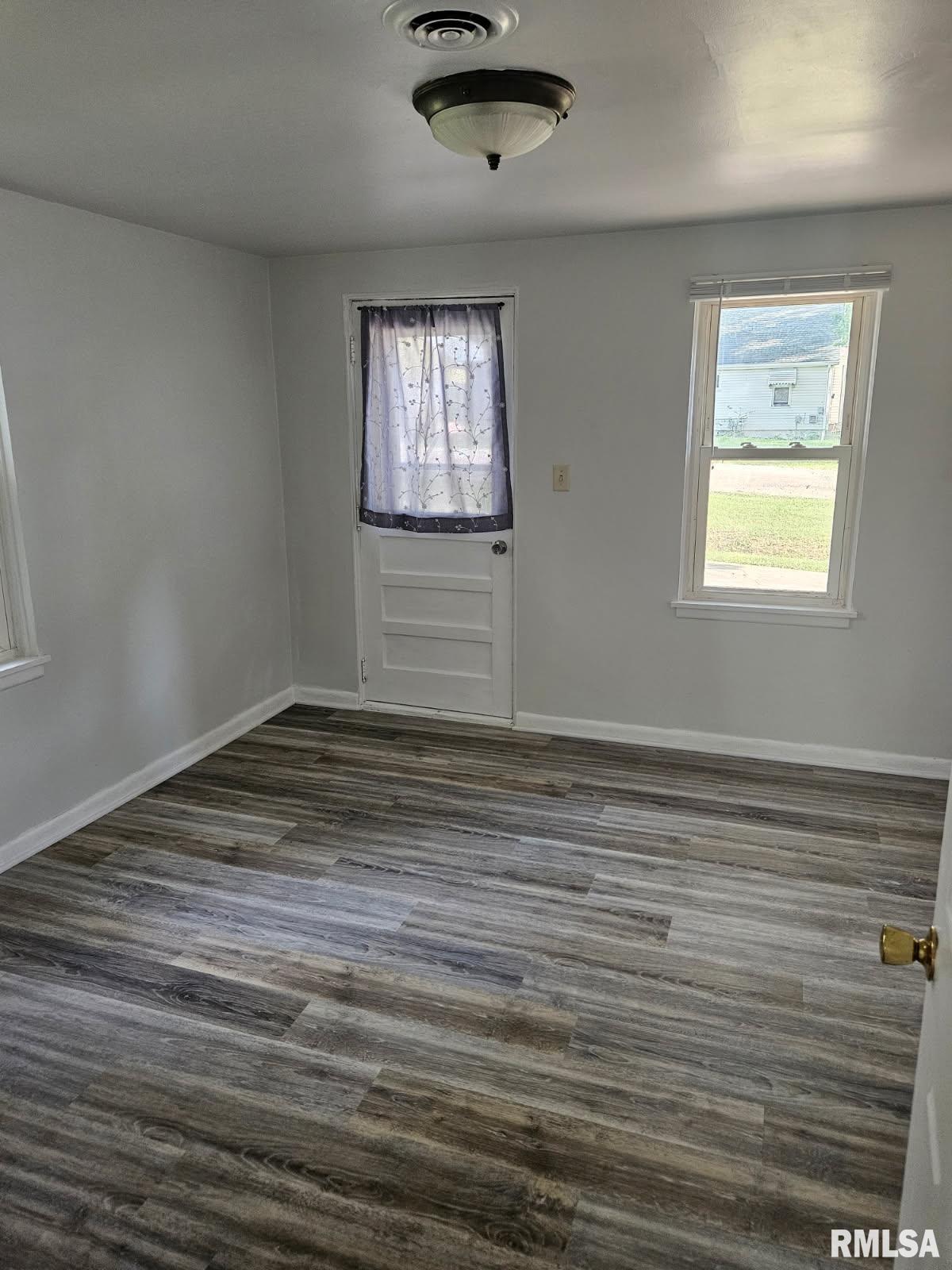 1223 North Front Street Chillicothe, IL 61523 - Photo 8 of 12