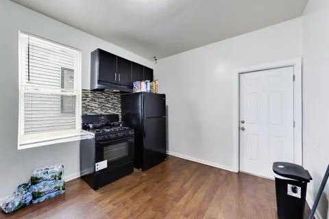 $249,000 | 7524 South Ellis Avenue, Chicago, IL 60619