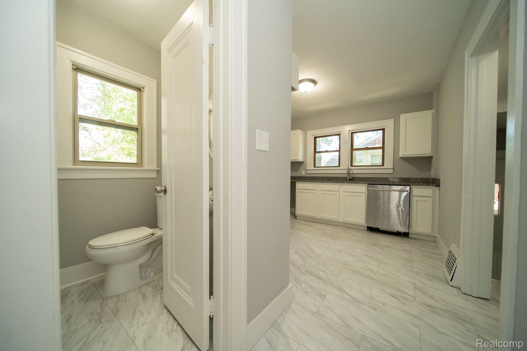 735 Menominee Road Pontiac, MI 48341 - Photo 25 of 93 Gallery Image 25