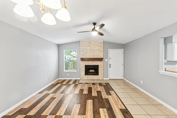 $1,550 | 6820 Betty Levy, San Antonio, TX 78227