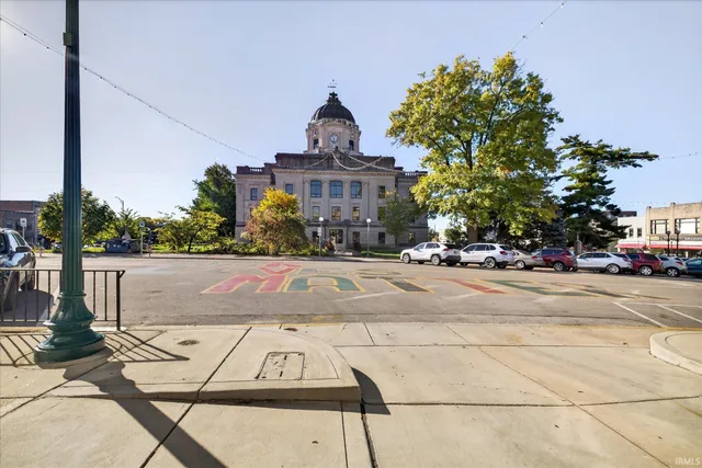 $1,700 | 110 West 6th Street, Unit 6, Bloomington, IN 47404