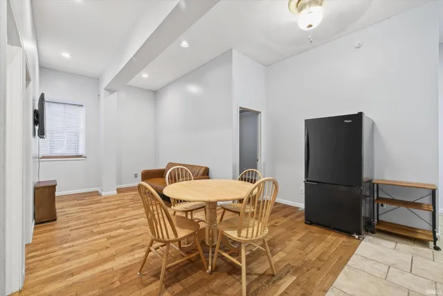 $1,700 | 110 West 6th Street, Unit 6, Bloomington, IN 47404