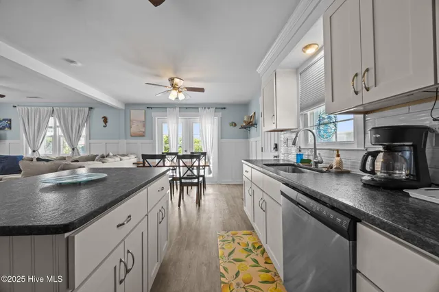 $849,500 | 409 Bridgers Avenue, Topsail Beach, NC 28445