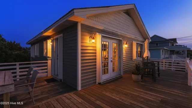 $849,500 | 409 Bridgers Avenue, Topsail Beach, NC 28445
