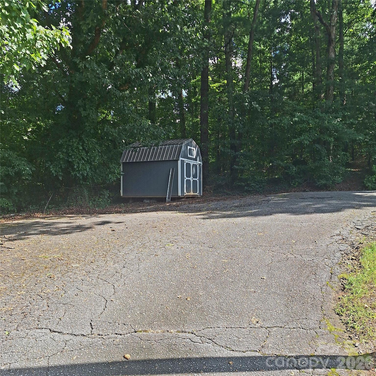 1876 Drexel Road Valdese, NC 28690 - Photo 6 of 38 Gallery Image 6