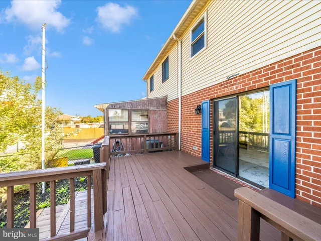 $320,000 | 18 Villa Capri Circle, Baltimore, MD 21221