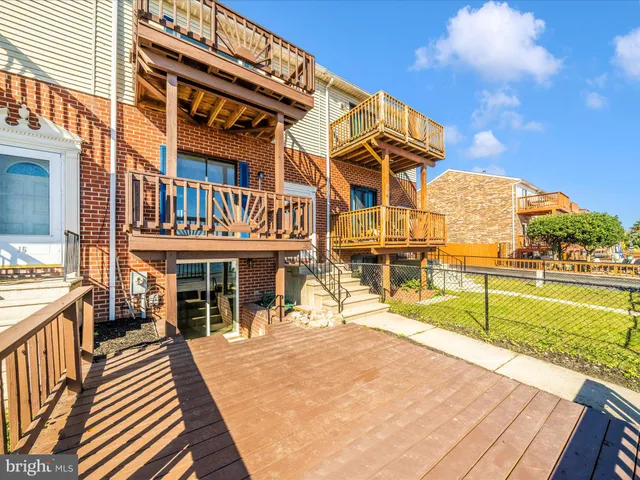 $320,000 | 18 Villa Capri Circle, Baltimore, MD 21221