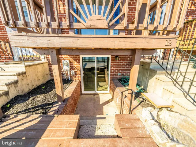 $320,000 | 18 Villa Capri Circle, Baltimore, MD 21221