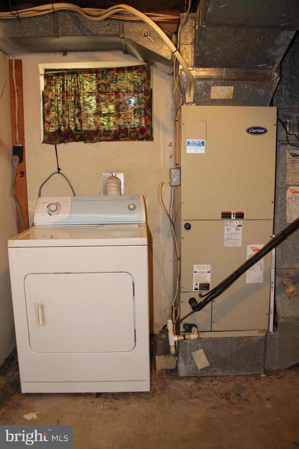 9309 Cross Bow Road Fort Washington, MD 20744 - Photo 27 of 32 Utility Room Washer