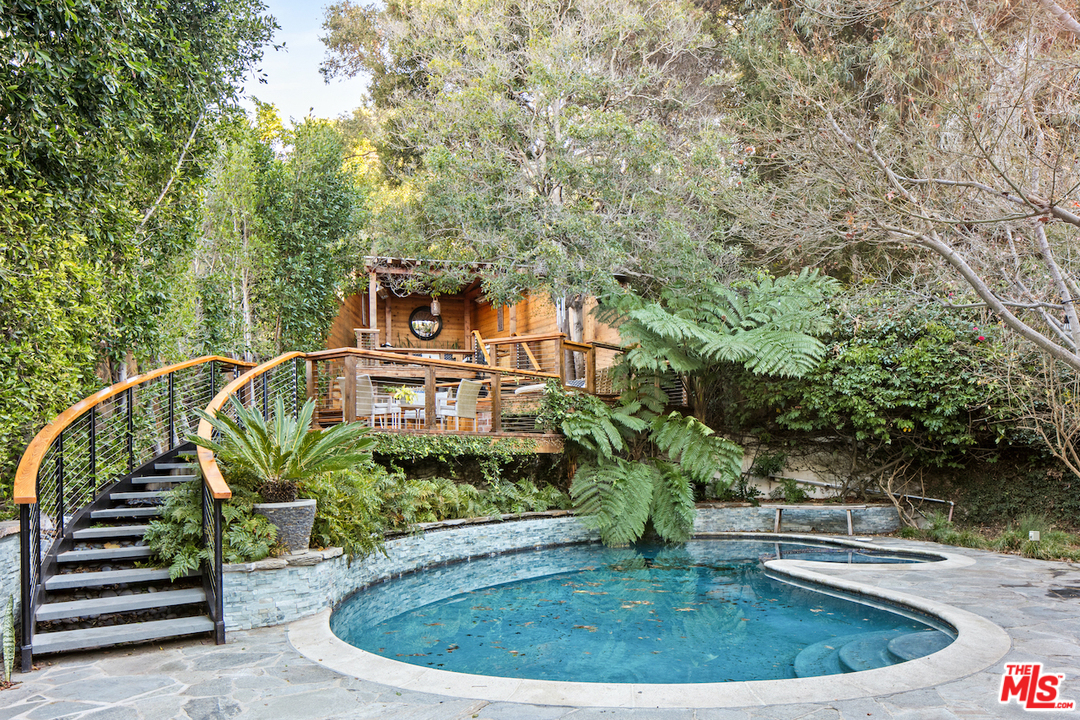 566 Stassi Lane Santa Monica, CA 90402 - Photo 22 of 26 a view of outdoor space and yard