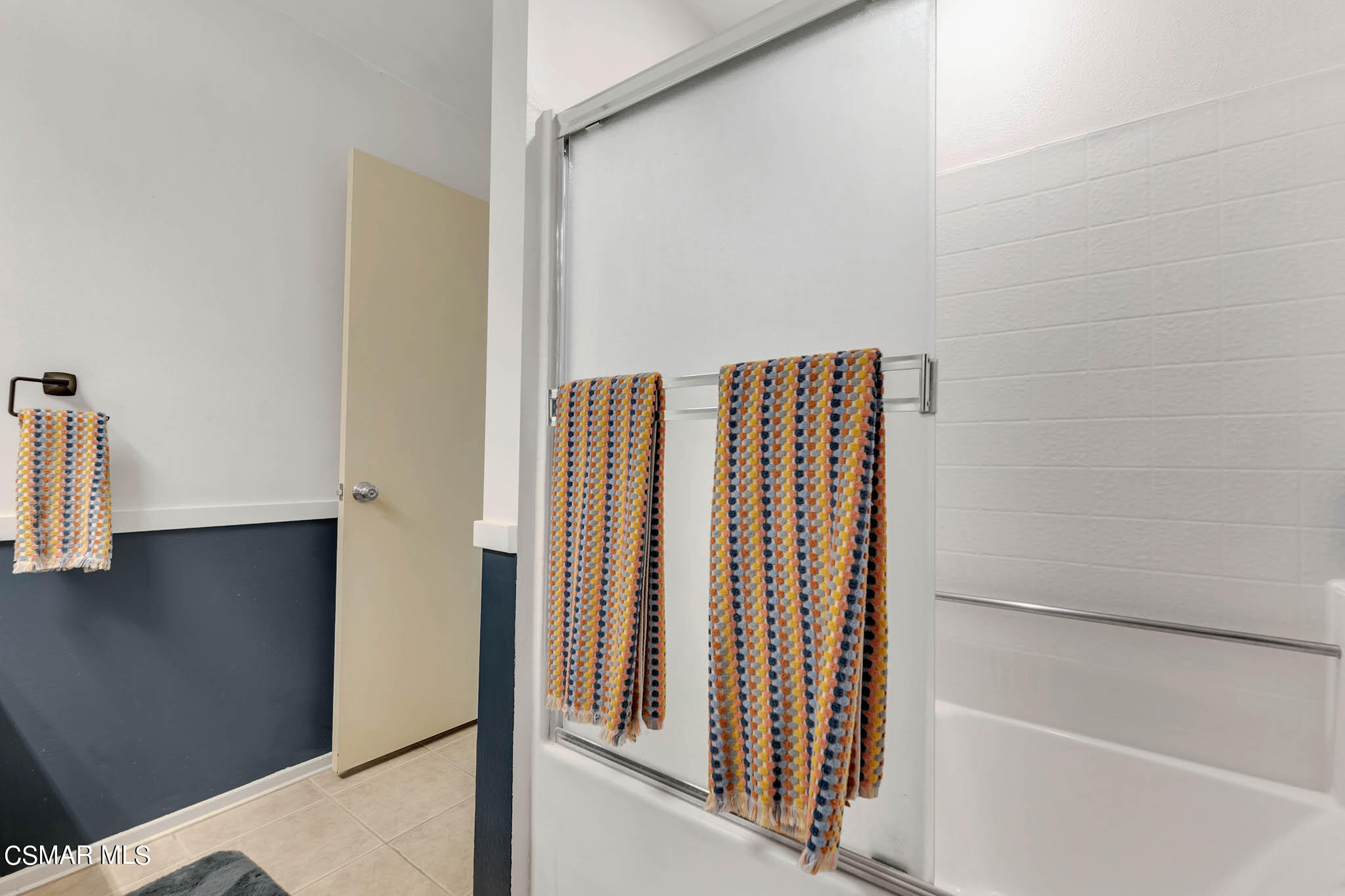 2586 Antonio Drive Camarillo, CA 93010 - Photo 19 of 37 a view of a bathroom with white walls
