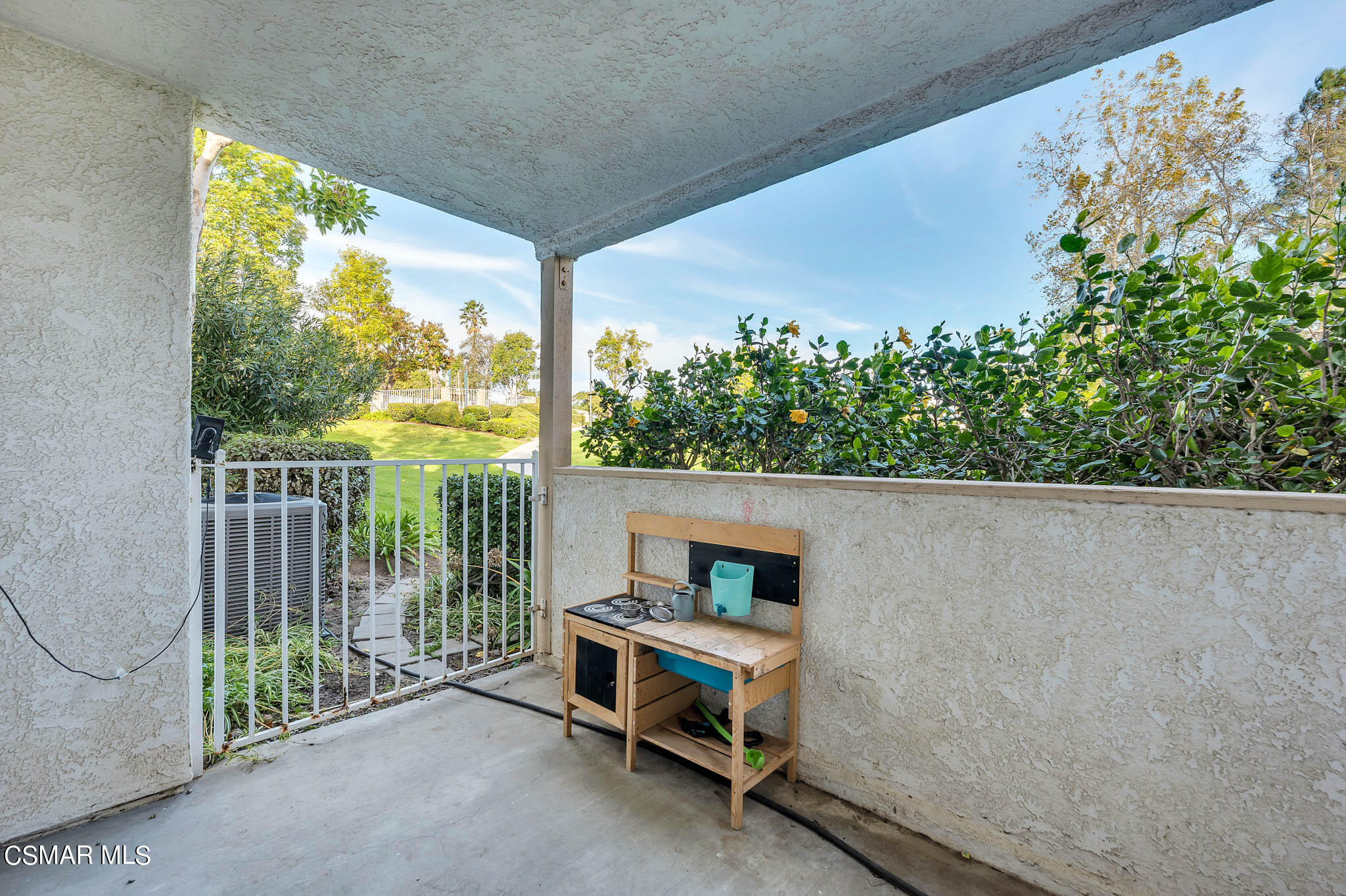 2586 Antonio Drive Camarillo, CA 93010 - Photo 27 of 37 a balcony with outdoor seating and plants